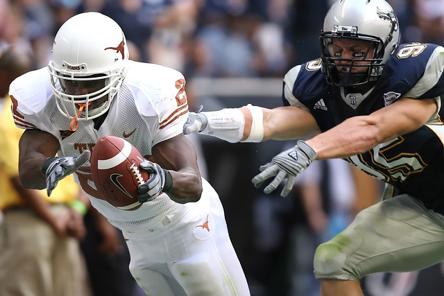 中超第1輪河南嵩山龍門1-2深圳隊 金特羅兩助攻阿奇姆彭卡爾德克破門.